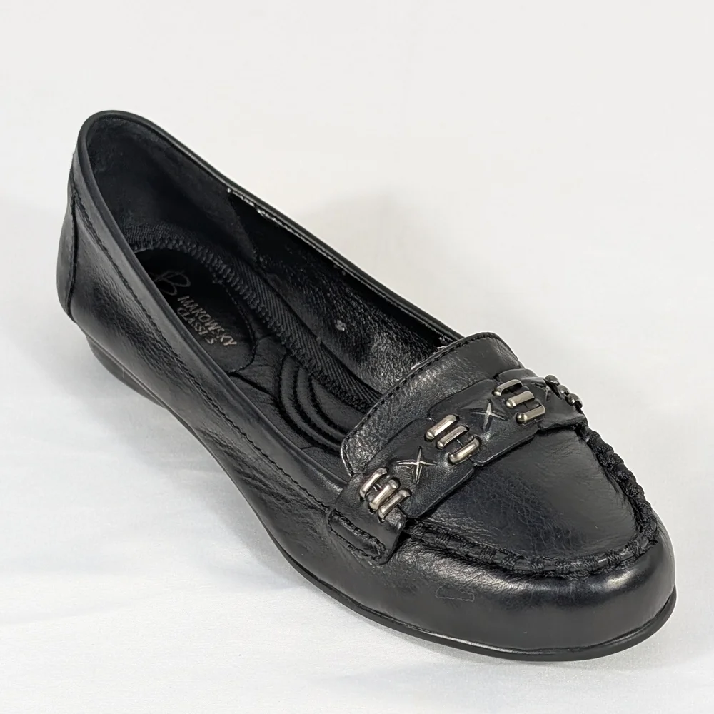 B. Makowsky Classics Women's Black Leather Slip On Loafers Size 7.5M